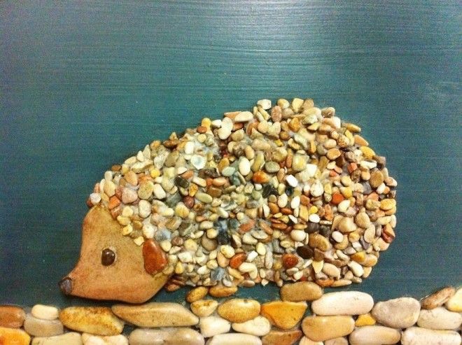 Художник составляет удивительно реалистичные картины из камней найденных на пляже
