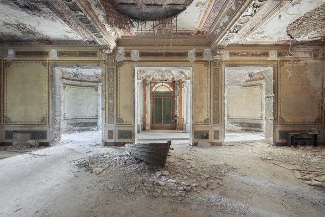 Интерьеры заброшенных дворцов Европы 
