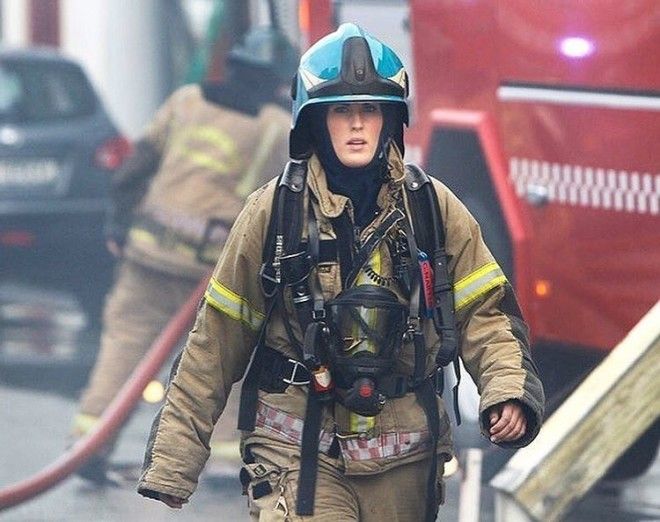 Гунн Нартен самая красивая женщинапожарный Гунн Нартен женщина пожарный