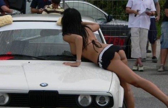 Дамы в бикини моют автомобили авто бикини девушка мойка фото