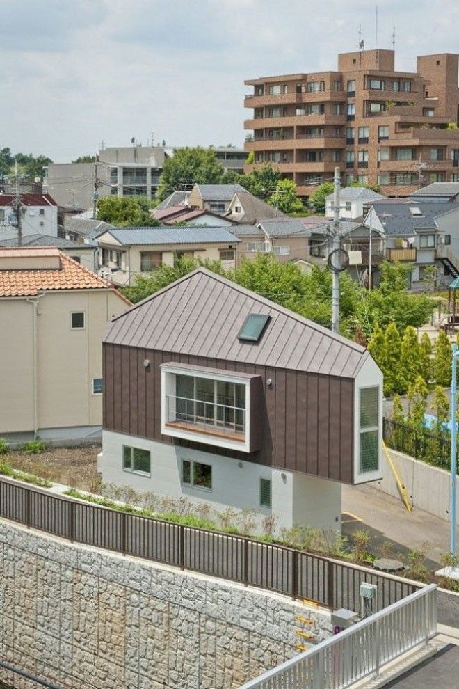 Этот дом в Японии только снаружи кажется миниатюрным и узким