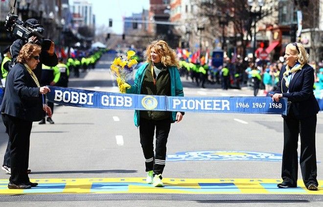 Бобби Гибб на 120м Бостонском марафоне Апрель 2016 женщины марафон спорт