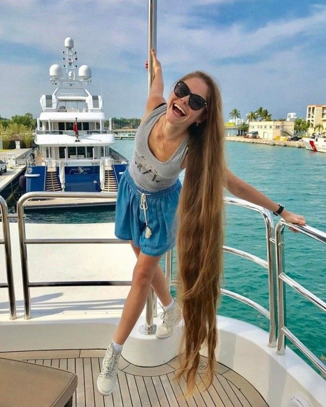 Длинноволосая на яхте девушки с длинными волосами дивы инстаграма длинноволосые стойняжка кучеряжка