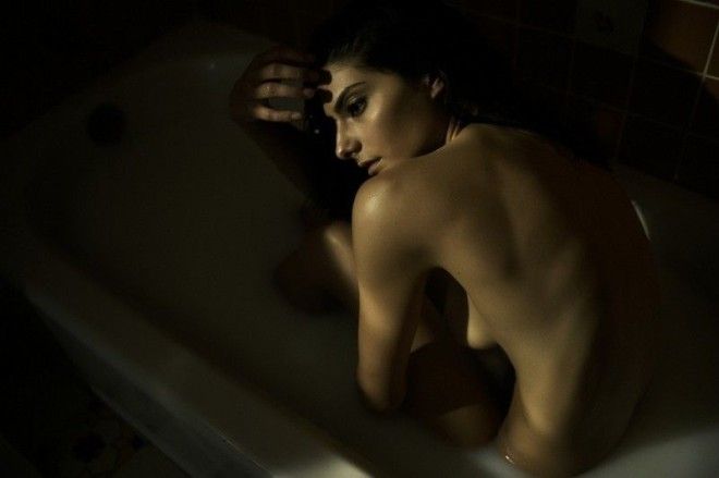 Девушки в ванной на снимках TJ Scott девушки эротика