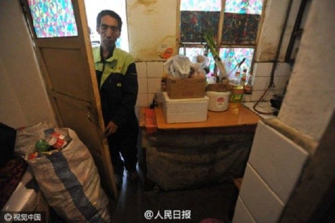 Китайский дворник за 30 лет оплатил образование 37 обездоленных детей дворник дети добро обучение
