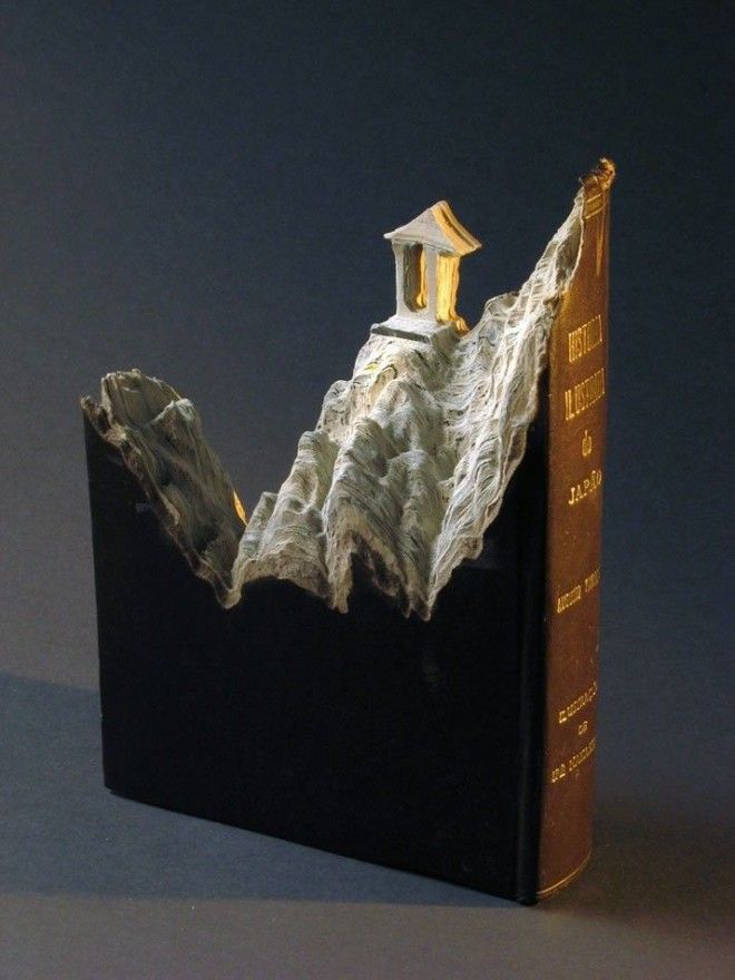 Скульптуры из старых книг от Гайя Ларами