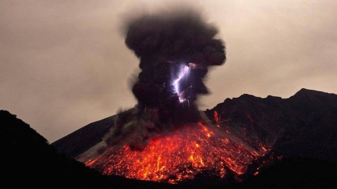 Вулканические молнии
