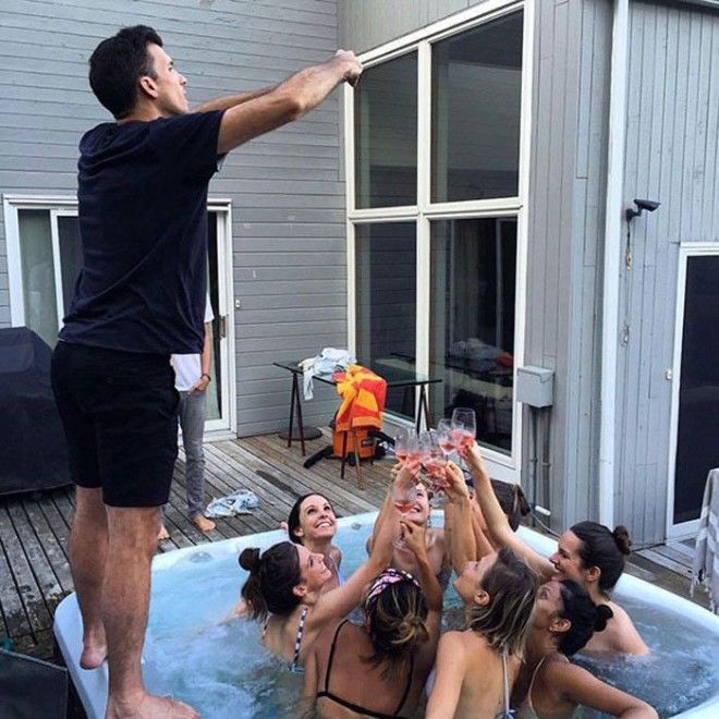 Вечеринка в бассейне удалась Instagram boyfriendsofinsta