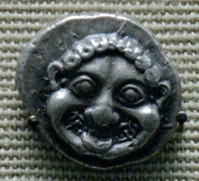 Голова Горгоны афинская серебряная дидрахма 520 г до нэ Фото httpcp14nevsepiccomua