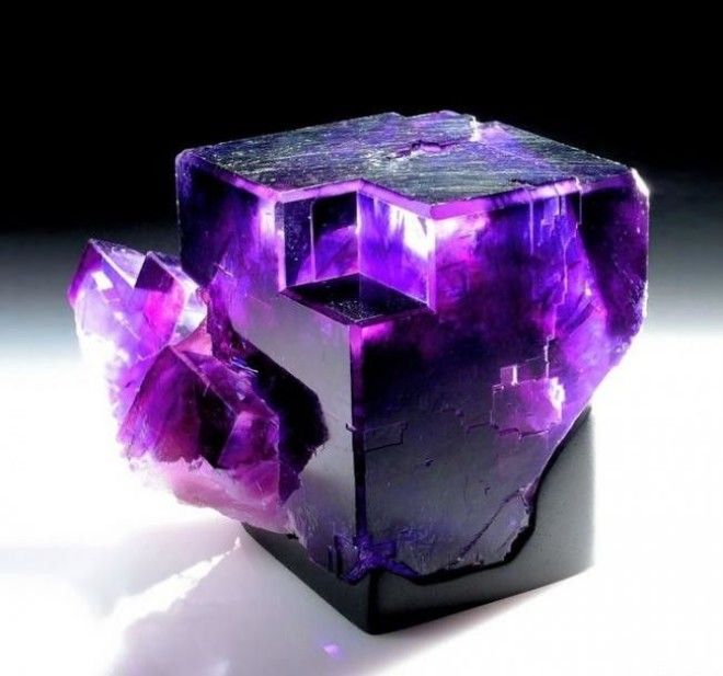 Самый фиолетовый из всех необлагороженных минералов