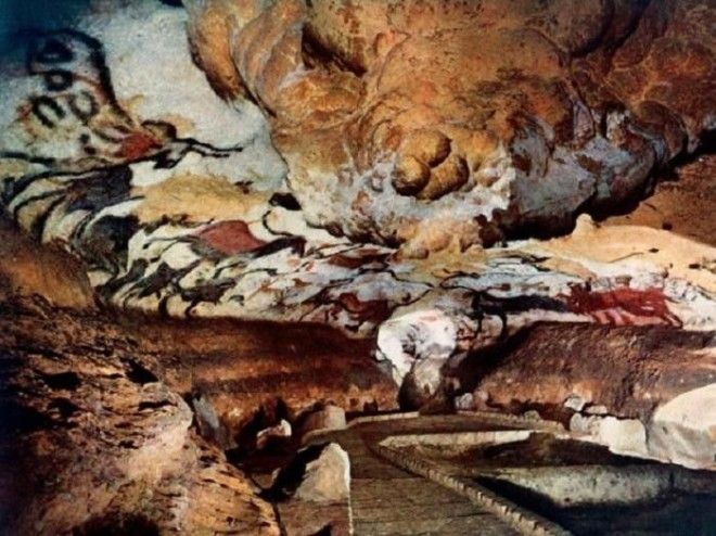 Пещера Ласко расположенная на югозападе Франции Фото fbru