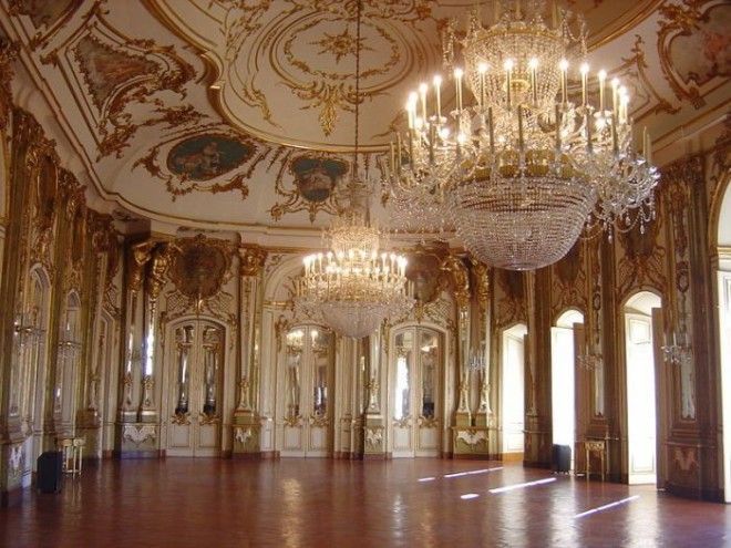 Бальный зал дворца Келуш Фото enwikipediaorg