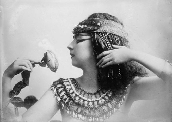 Рут СенДени в роли Клеопатры начало 1900х гг