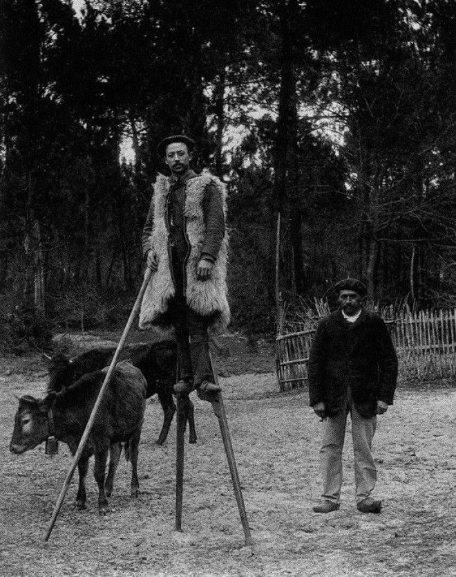 Типичный пастух на ходулях в ландах Франция Ок 1930 г