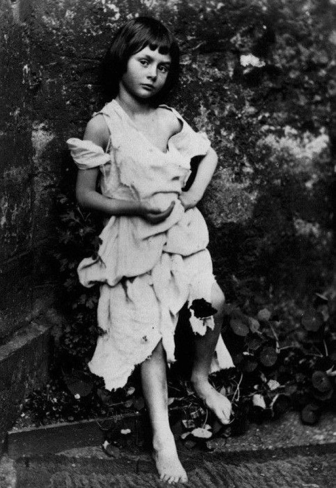 Алиса Лидделл в 7 лет фото Льюиса Кэрролла 1859 год Фото fototelegrafru