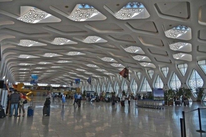 Необычный потолок в аэропорту Марокко