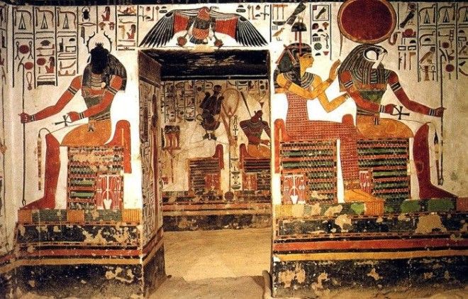 Египетские боги на стенах гробницы Нефертари Фото egyptopediainfo