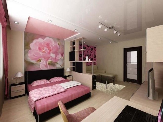 Спальная комната с оригинальной отделкой стен роскошной и грамотно подобранной мебелью и стеллажомперегородкой 