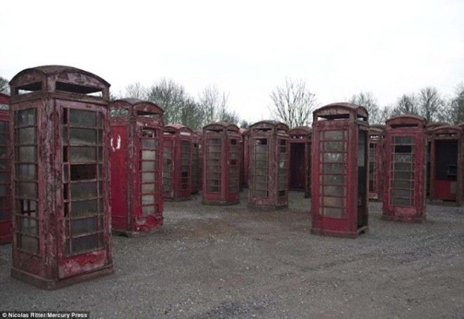 Кладбище телефонных будок