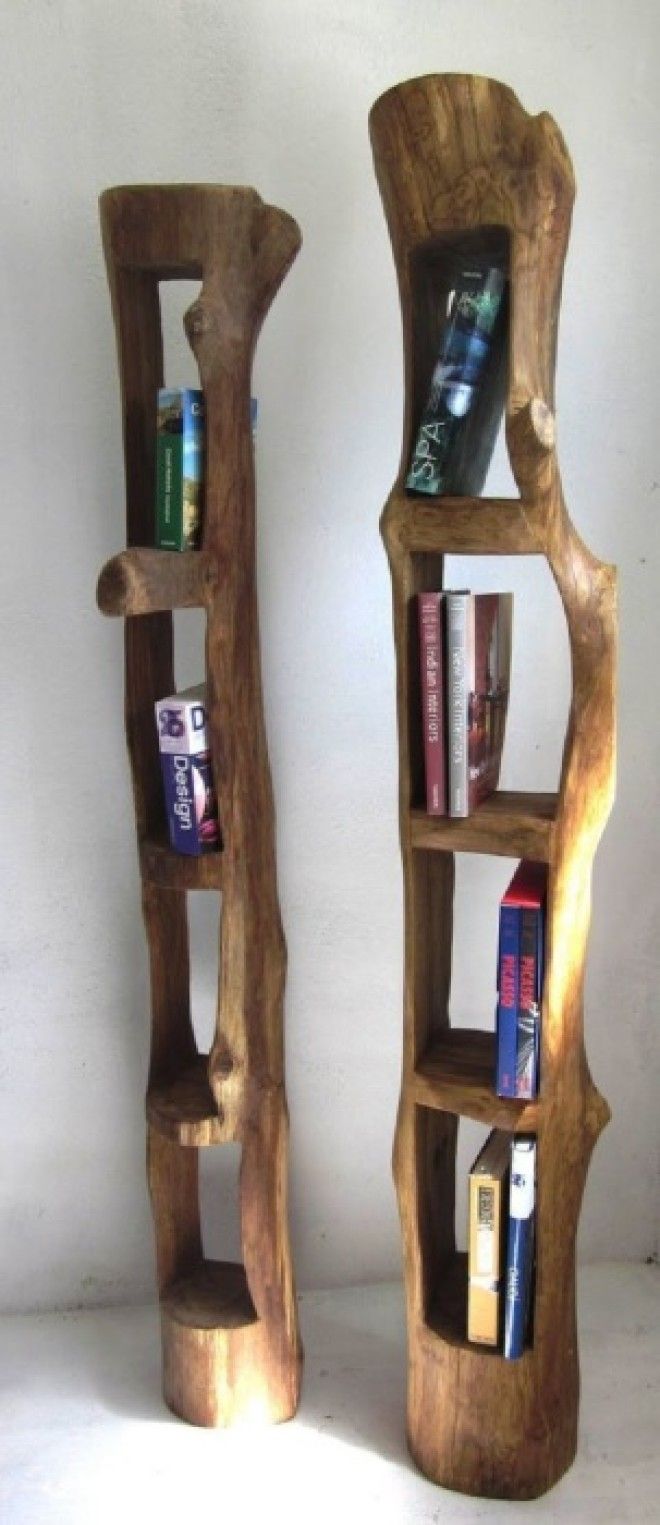 Небольшая стенка для книг из лакированной деревянной коряги 