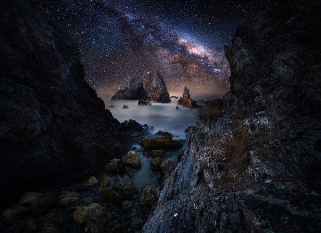 Великолепный вид на ночное звездное небо
