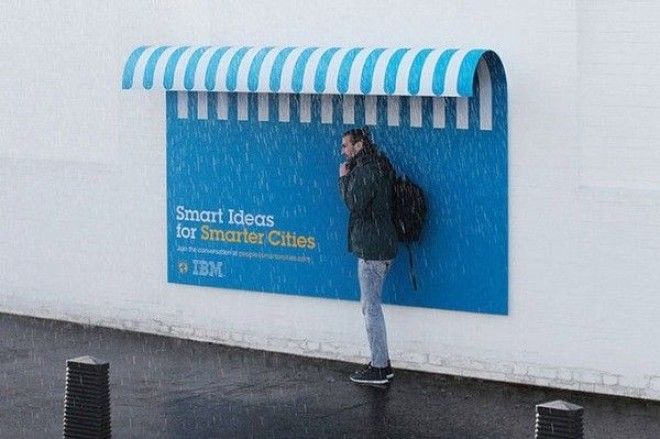 Полезные билборды в Париже от IBM