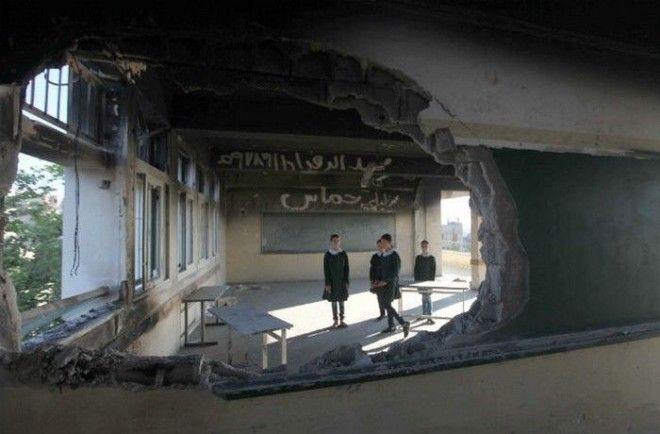 Разрушенная школа в Секторе Газа