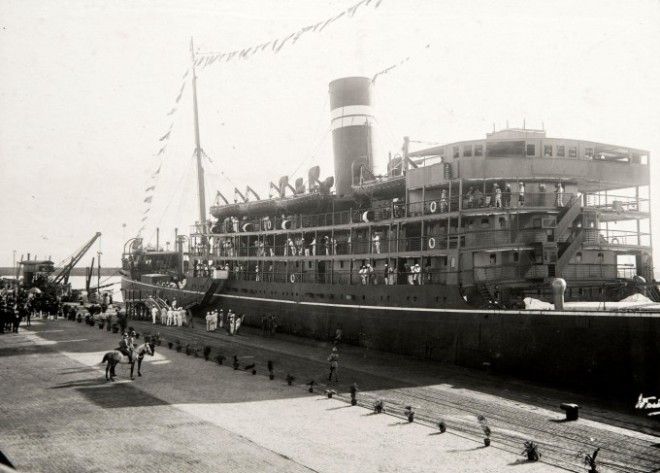 Корабль «Мадура» в порту Мадраса. Фото: Philyeomans / BNPS