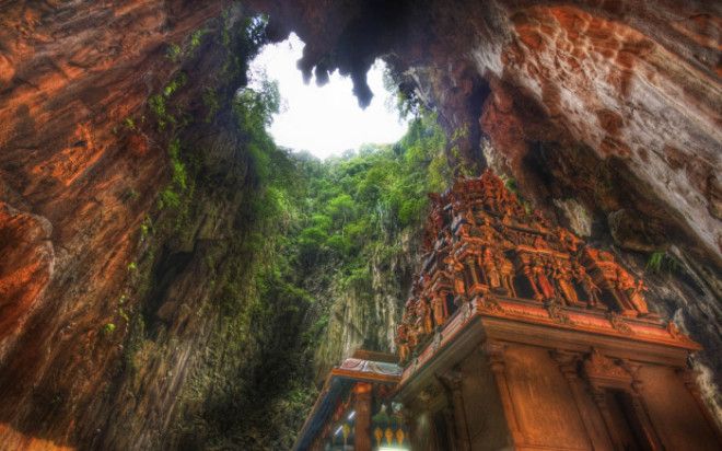 Пещеры Бату. Малайзия.