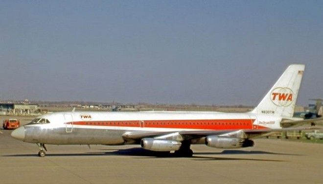 Пассажирский самолет Convair 880