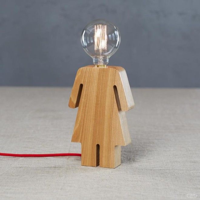 Миниатюрный деревянный светильник 