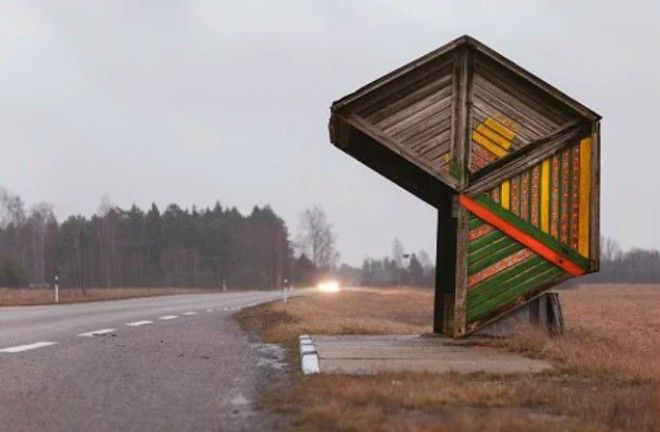 16 фото самых экстраординарных автобусных остановок бывшего СССР