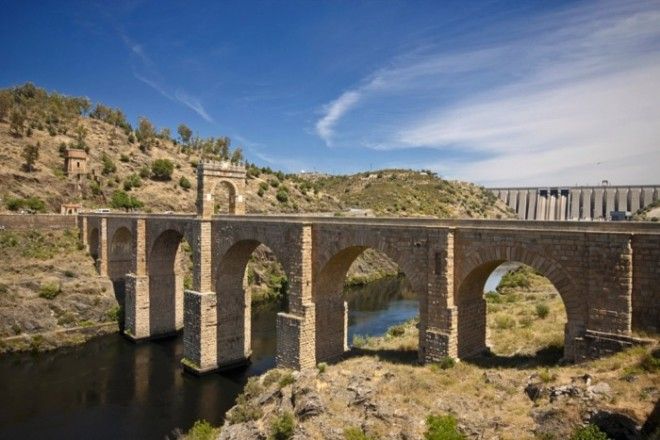 Римляне первыми стали широко строить каменные мосты