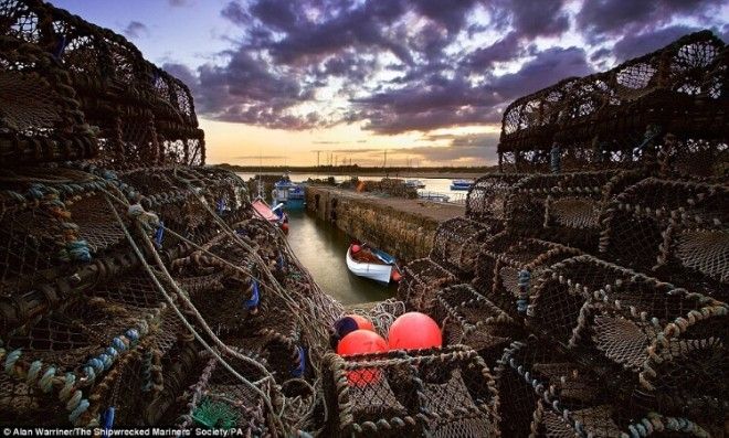 Неспешная жизнь маленьких прибрежных городков Англии в 20 красочных фото