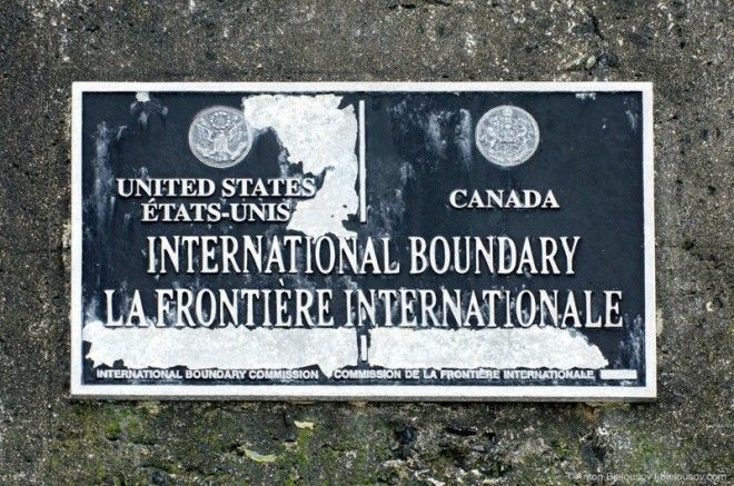 11 фото очень занимательной границы между Канадой и США