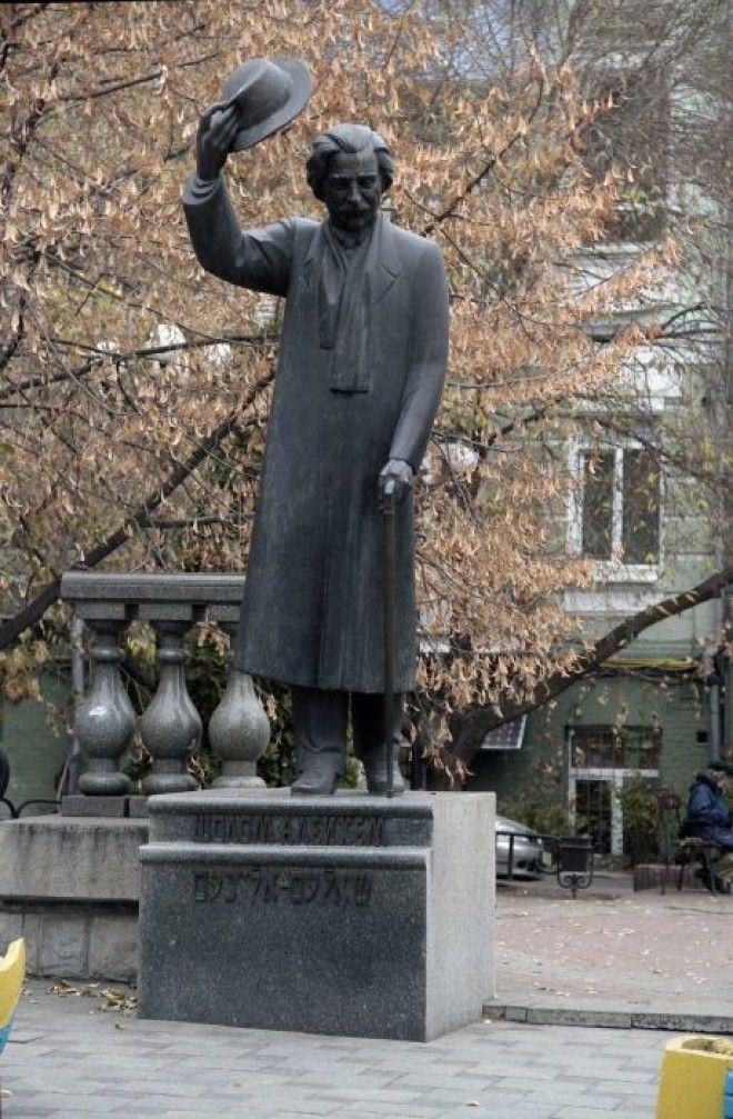 Памятник ШаломуАлейхему в Киеве