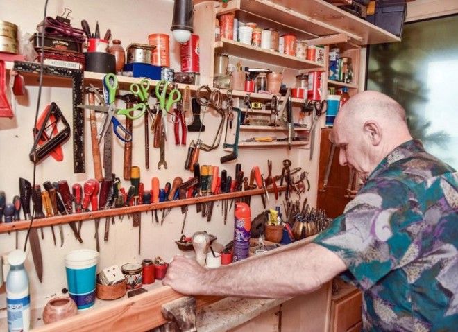 Инструменты при помощи которых пенсионер переделывал свое жилье