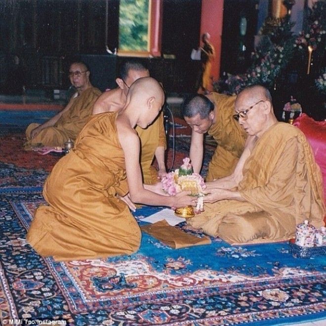 Буддийский монах ушел из монастыря и стал самой красивой моделью Таиланда