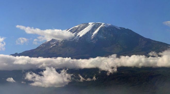 Килиманджаро Великая гора потеряет свой снежный покров уже в ближайшее десятилетие Всего за век Килиманджаро уже лишилась 92 снегов и те кто хотят застать ее первозданную красоту должны поторопиться