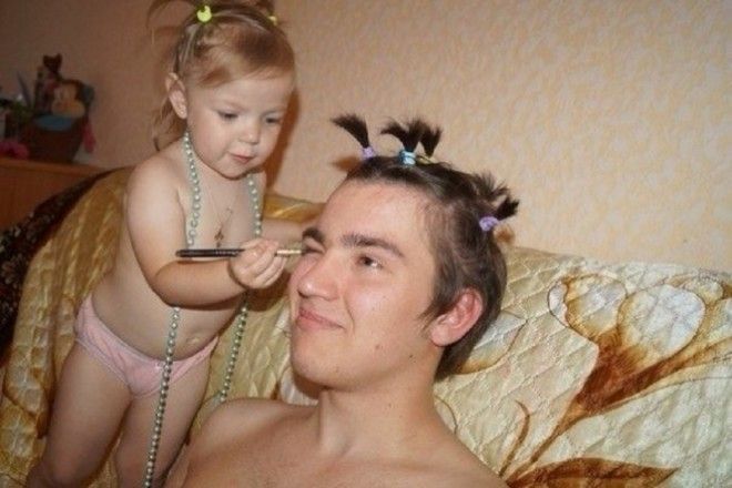 28 смешных примеров когда дочери берутся за преображение своих отцов