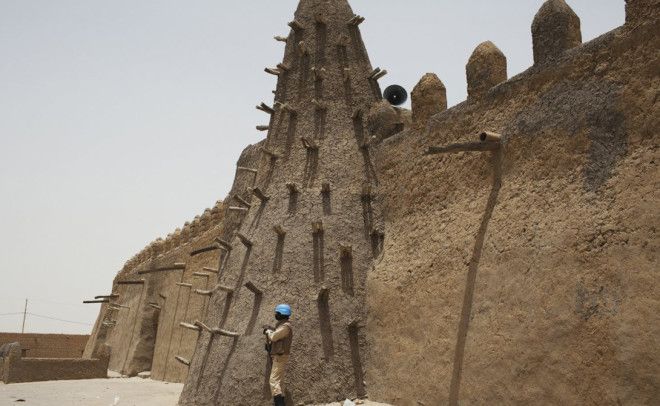 Тимбукту Мали Расположенный на перекрестке древних торговых путей через пустыню Сахару Тимбукту постепенно превратился в одно из самых жарких мест планеты В прошлом году была пройдена отметка в 54 градуса по Цельсию