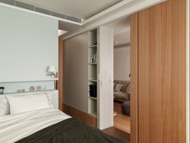 Спальня в небольшой двухкомнатной квартире