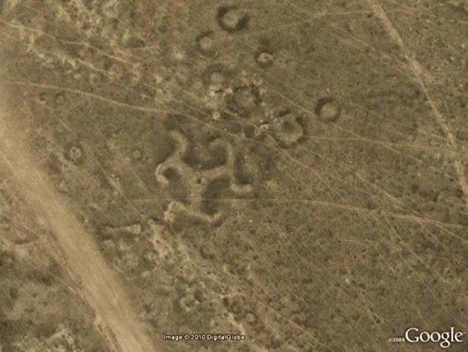 1 Ктото случайно нашел геоглифы в Казахстане Ученые считают что их оставили древние цивилизации Google Карты вокруг света интересное открытия