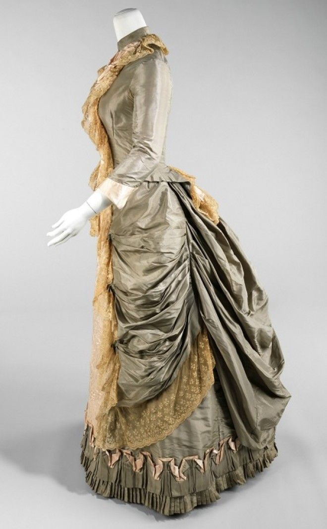 Шелковое платье США 1880 год Фото fiveminutehistorycom