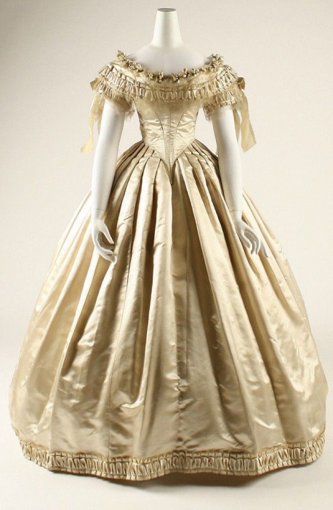 Шелковое платье США 1859 год Фото fiveminutehistorycom