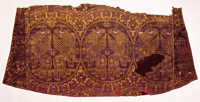 Фрагмент шелковой ткани византийского халата XI века Фото fiveminutehistorycom